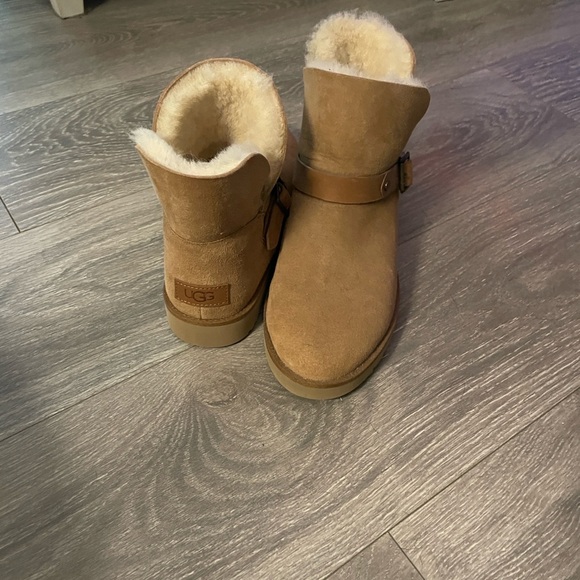 UGG Shoes - UGG Chestnut Shearling Buckle Boots